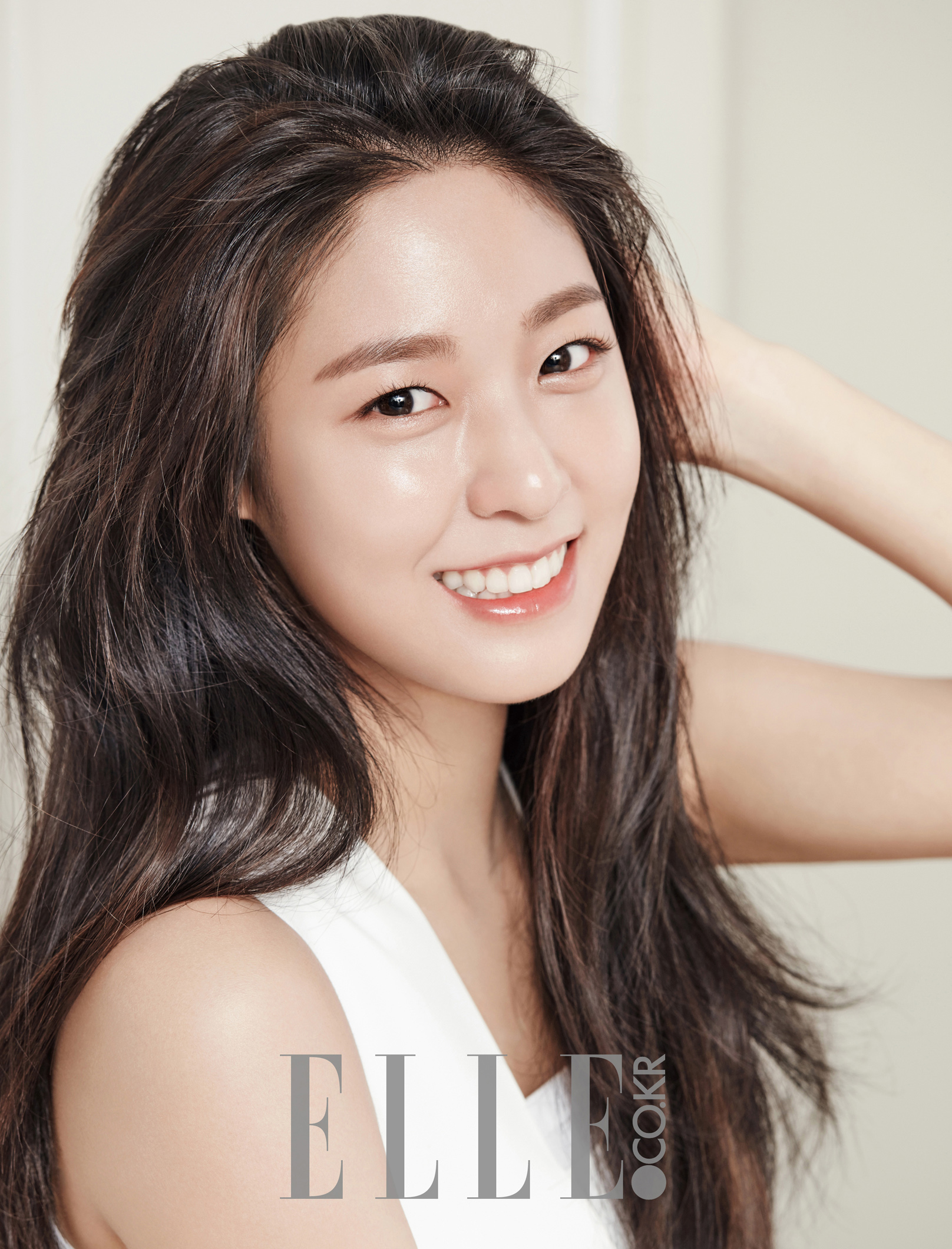 설현, 독보적 건강美...매일 리즈 갱신 중 [화보]