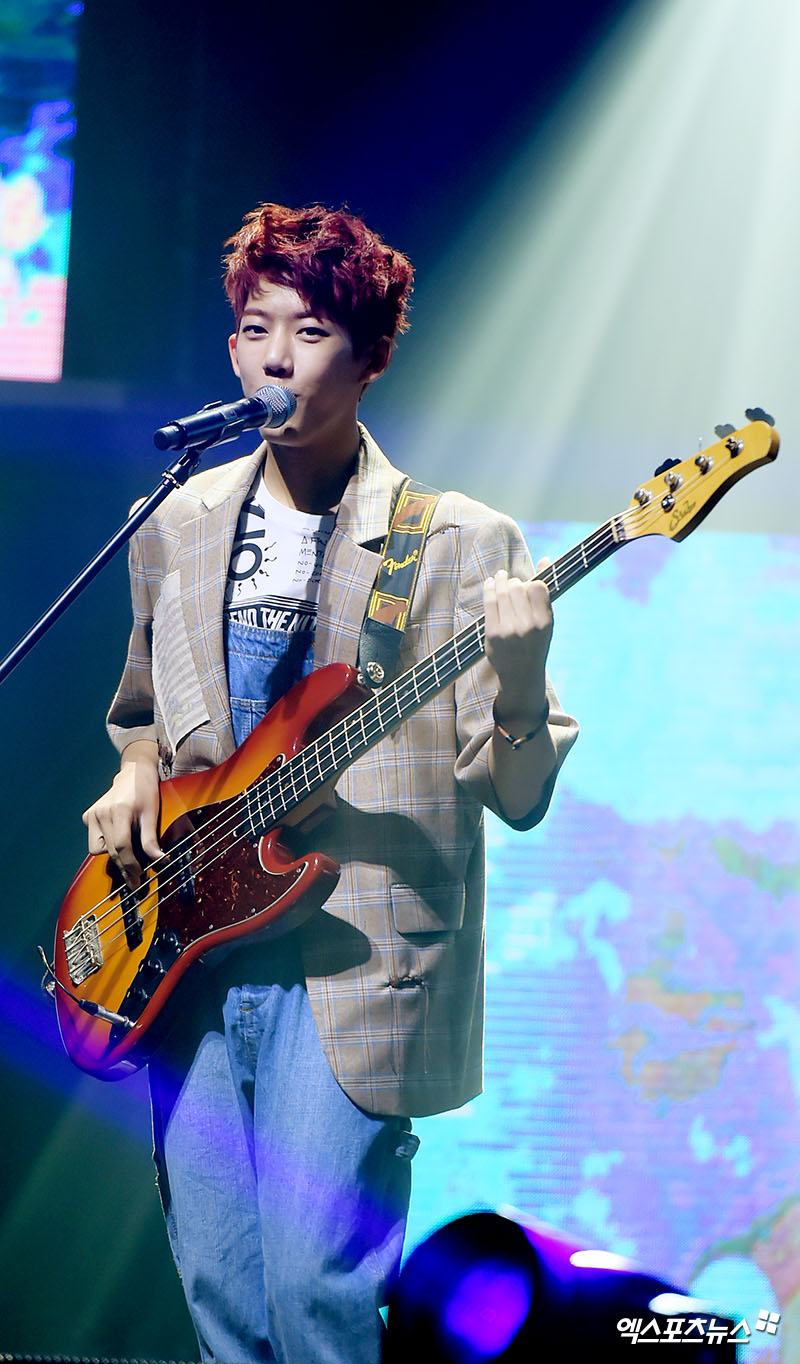 [엑s HD] 아이즈 준영 불타는 레드 헤어