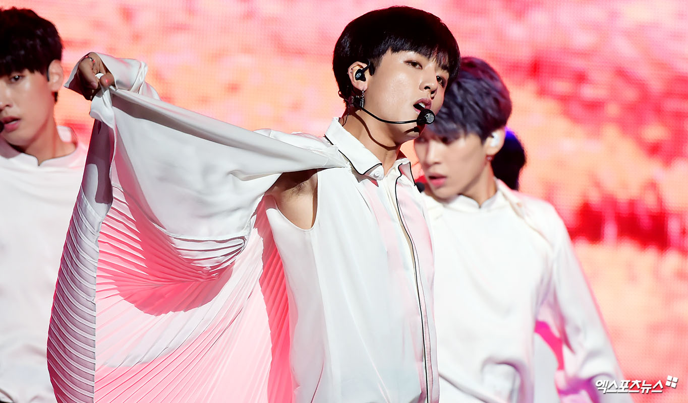 [엑s HD] SF9 영빈 유혹의 날갯짓