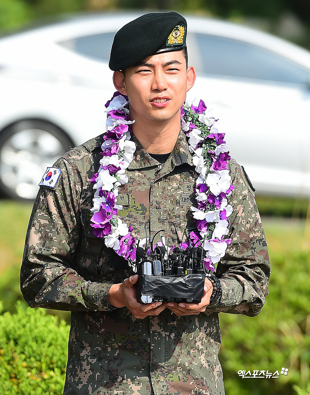 캡틴 코리아 옥택연, 모범병사의 만기 전역→2막 연다 [종합] 