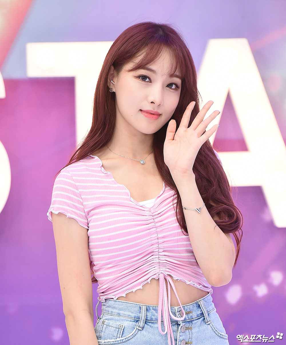 네이처 새봄 심쿵 아이컨택[엑s HD포토]