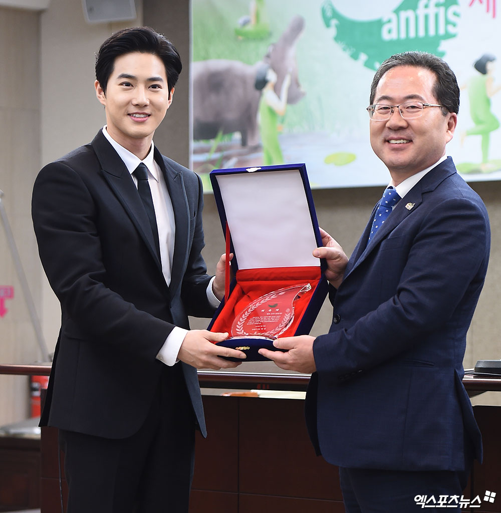 엑소 수호 허석 순천시장과 함께[엑s HD포토]