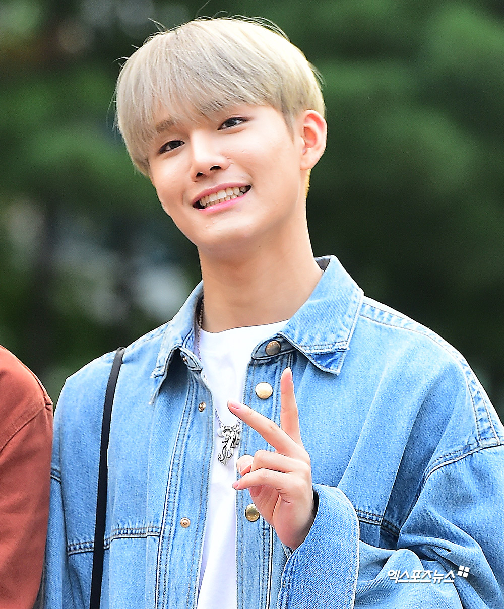 CIX 승훈 사랑 가득한 브이[엑s HD포토]