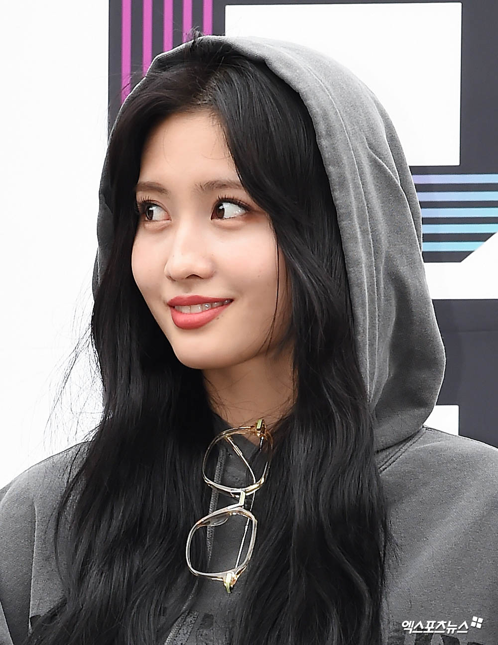 트와이스 모모 안경이 포인트~[엑s HD포토]
