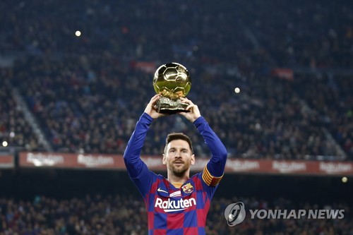 '메시 해트트릭' 바르셀로나, 마요르카에 5-2 승... 1위 탈환
