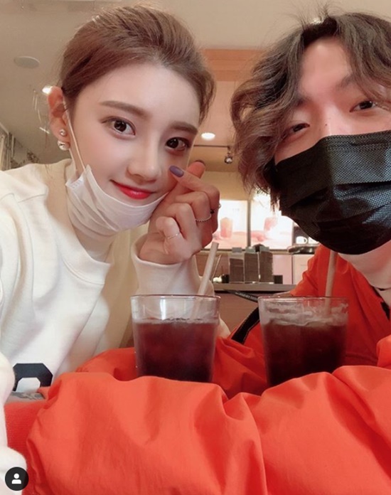 해쉬스완, 노래하는 승무원 윤길영 공개 열애→달달한 럽스타그램ing [종합]