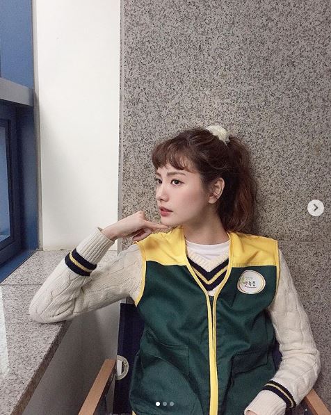 나나, 포니테일 헤어스타일에 귀엽고 청순한 매력 [★해시태그]
