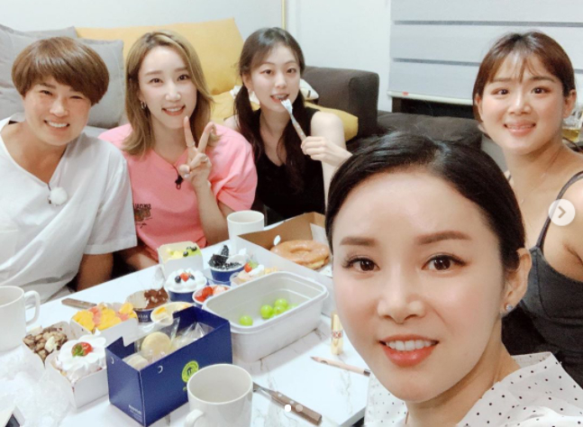 꿀잼 박세리부터 곽민정까지, 노는 언니 집들이 인증샷 [★해시태그]