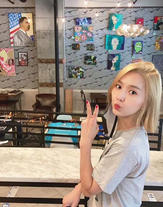 뉴욕댁 이진, 41살 안믿기는 상큼美…금발 찰떡 소화 [★해시태그]
