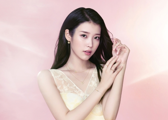 아이유-제이에스티나, ‘블룸 어게인’ 봄 광고 캠페인 공개