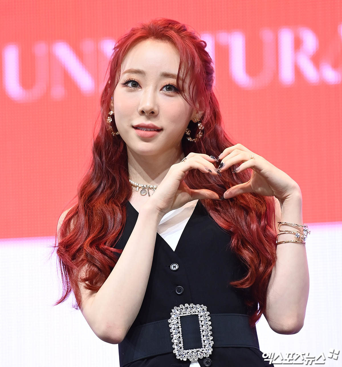 우주소녀 연정 하트 받아가세요[엑s HD포토]