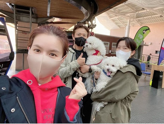 진태현♥박시은, 딸 다비다와 나들이...나의 가족은 완벽해