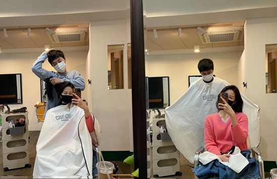 전진♥류이서, 미용실에서도 떨어질 줄 모르는 신혼부부 달달