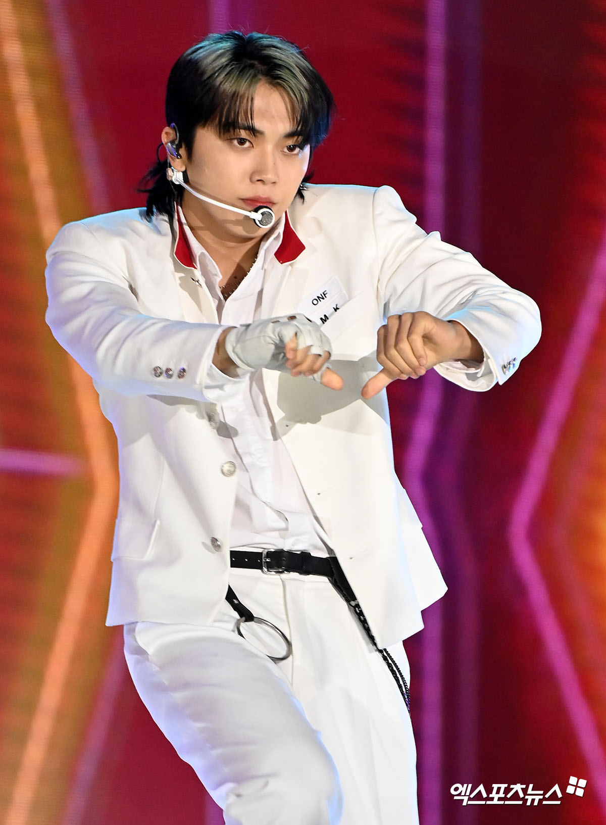 온앤오프 엠케이 눈에서 레이저 나오겠네[엑s HD포토]