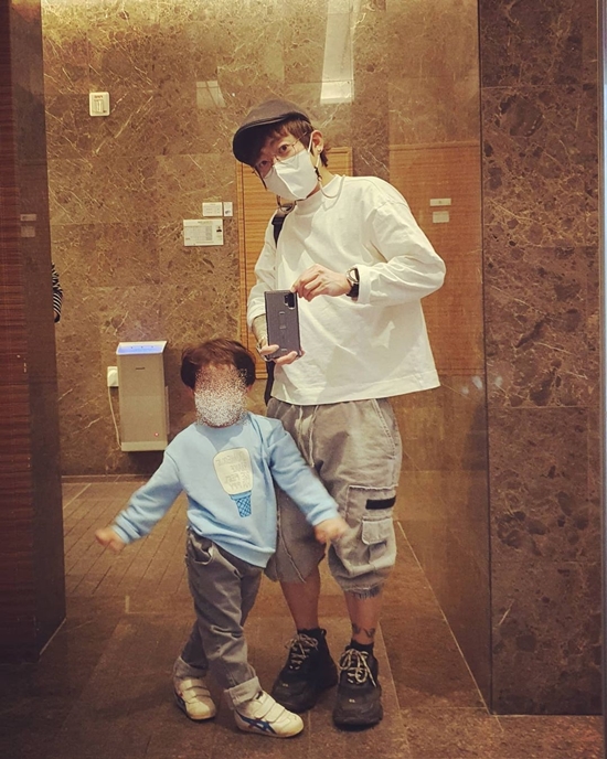 원타임 출신 송백경, 복통 호소글 삭제…세상에서 제일 괴롭다 [엑s 이슈]