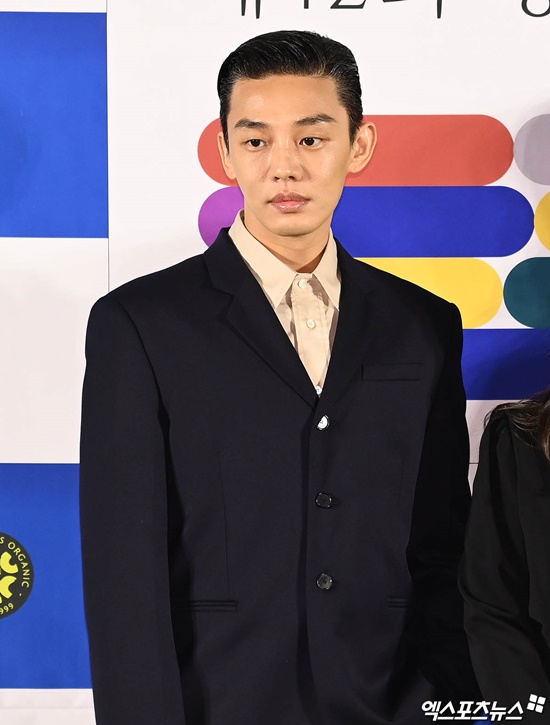 유아인 오늘의 기록이 부끄럽지 않도록 열심히 연기할 것 (청룡 핸드프린팅)