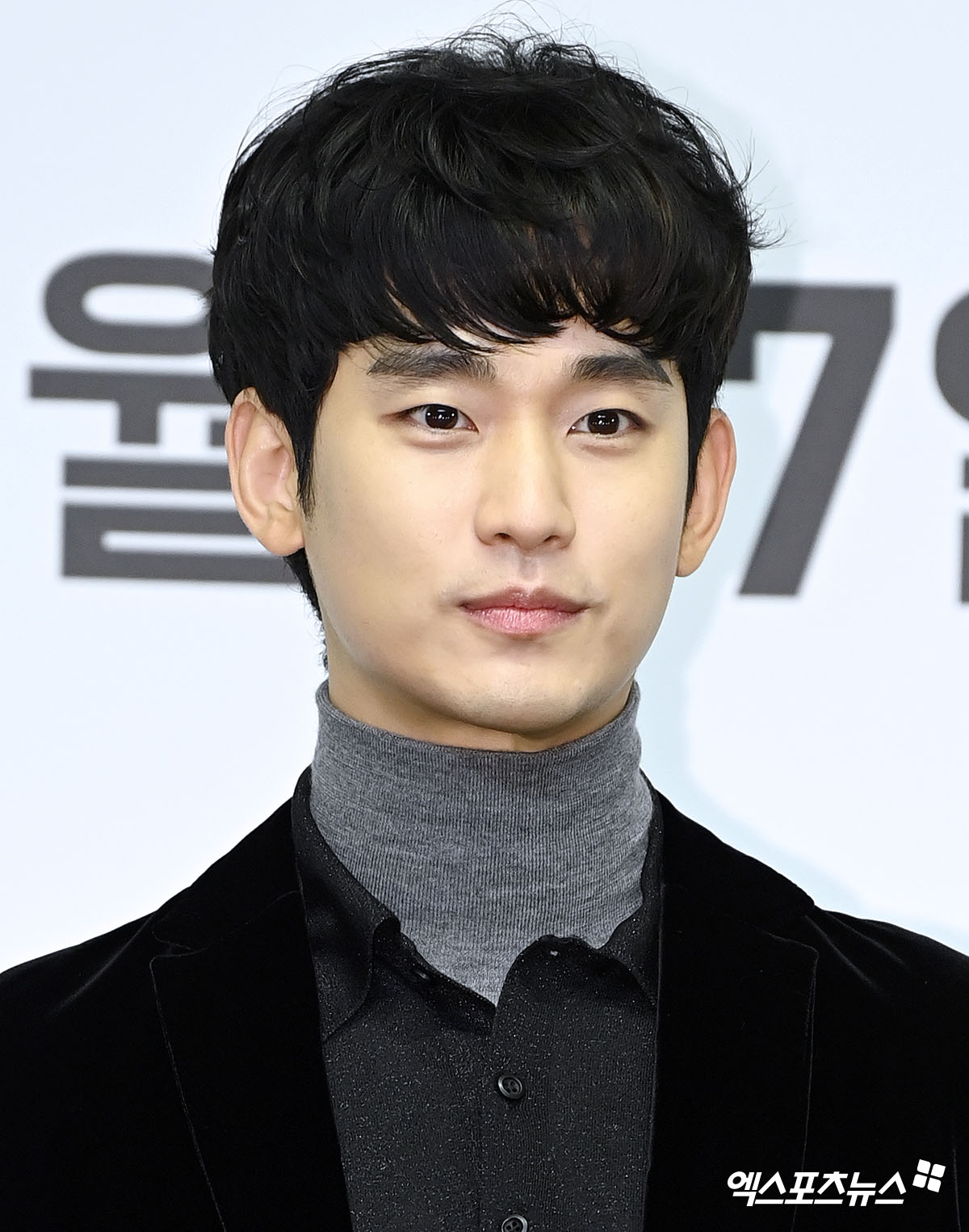 김수현 뚜렷한 이목구비[엑s HD포토]