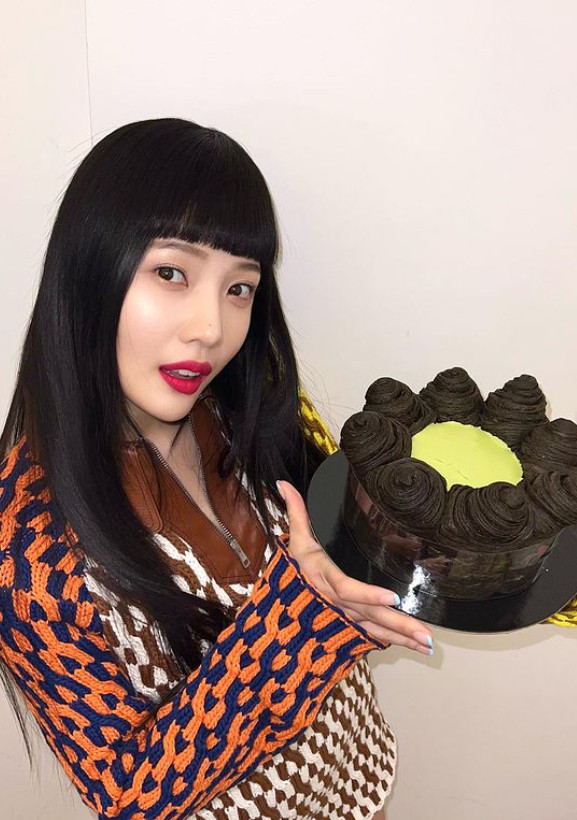 크러쉬♥ 조이 앞머리 짤라 말아?…상큼 비주얼 눈길
