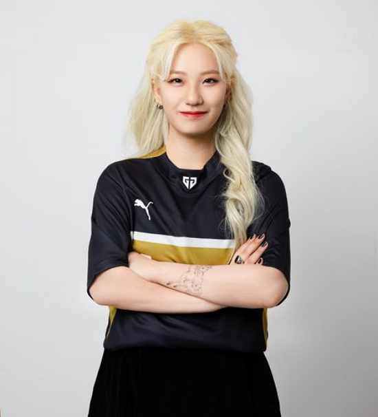토크 넘어서 게임까지 스트리머 담향 피오와 콜라보 하고 파…롤 플레 찍고 싶다 [인터뷰]