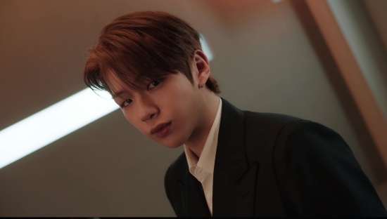 본업 하는 강다니엘, 24일 컴백 확정…첫 메시지는 ‘The Story’
