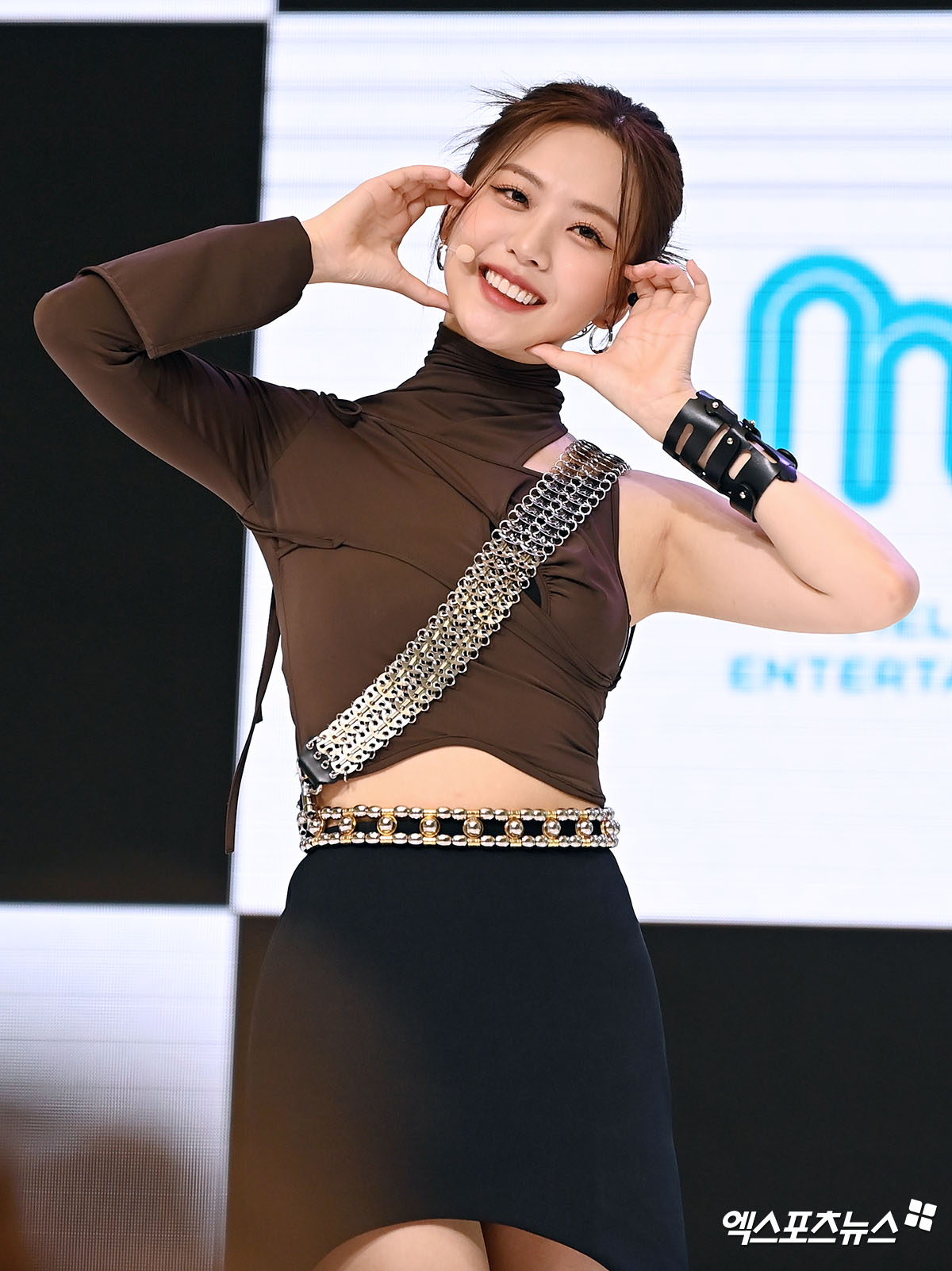 아이리스 아이엘 깜찍한 얼굴 하트[엑s HD포토]