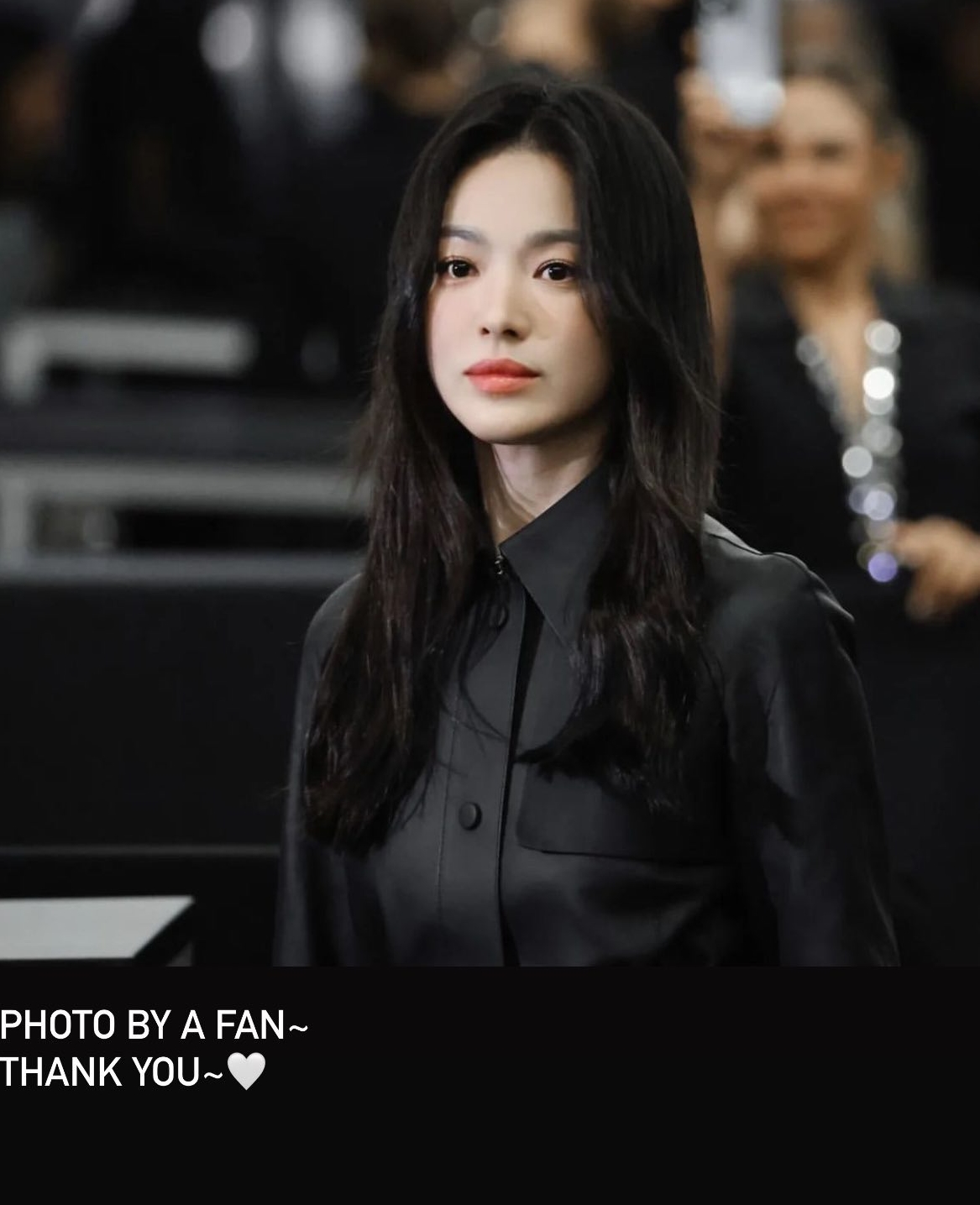 송혜교, 美 뉴욕에서도 빛나는 미모…팬이 찍어준 사진 땡큐