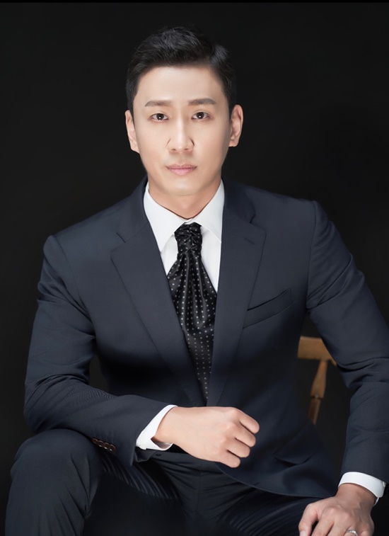 [단독] 결혼 퀸비즈 주하 ♥이동근, 만난 첫 날 사귀어…무조건 내 편 (인터뷰)