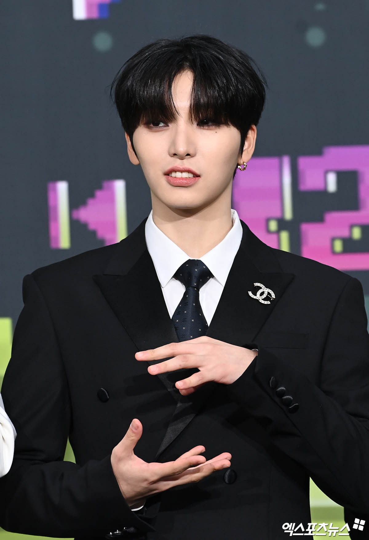 원어스 서호 시그니처 포즈[엑s HD포토]