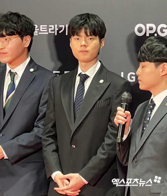 중꺾마의 주인공 데프트 김혁규 내년에도 담원 소속으로 이 자리에 오고파 [LCK 어워드]