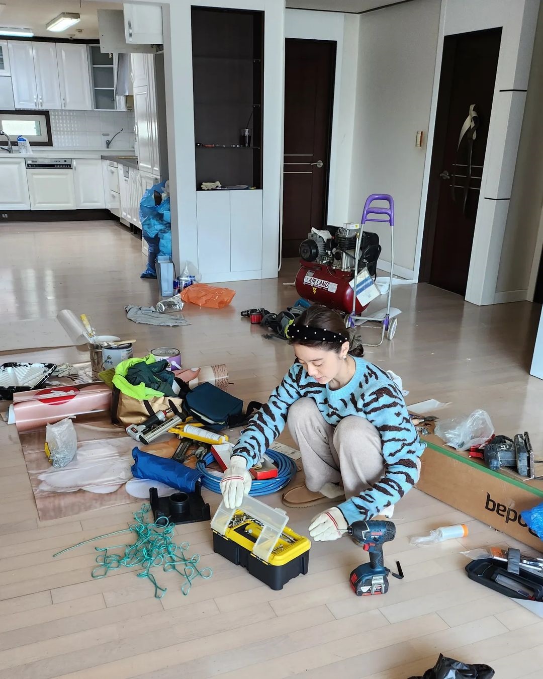 신민철♥우혜림, 셀프 인테리어로 집 꾸미기…금손 실력 놀랍네