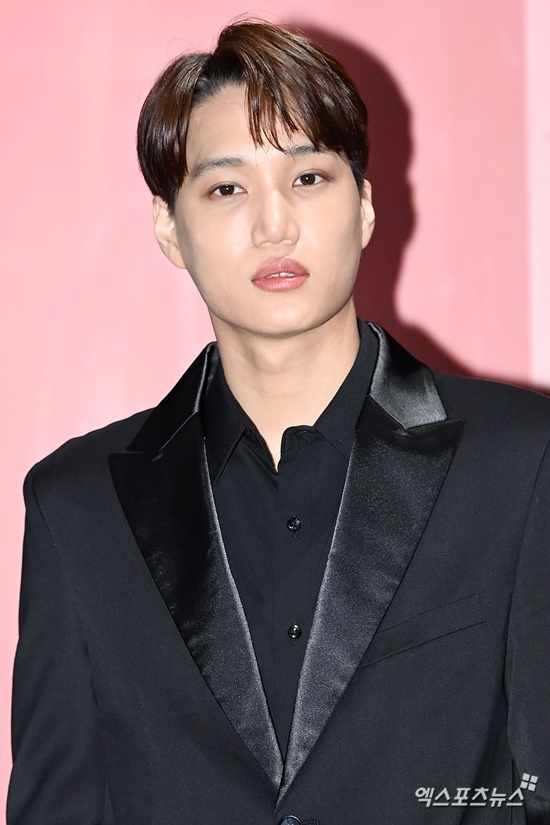입대 D-1 카이, 팬들과 약속 지켰다 까까머리 공개