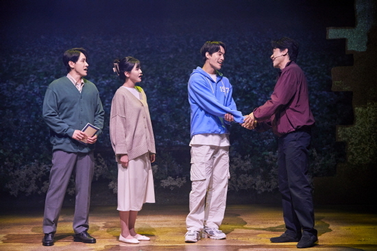 [엑필로그] 빠리빵집서 소환한 더 글로리...김건우, 뮤지컬 데뷔 (엑:스피디아)