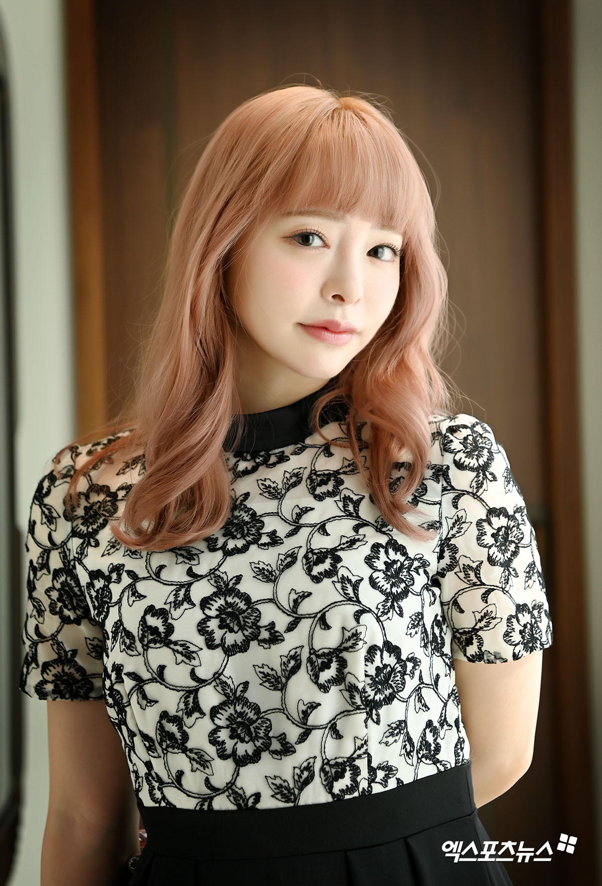 [단독] 오구라 유나 韓 팬들, 늘 응원해줘 감사…팬미팅 하고파 (엑s 인터뷰)