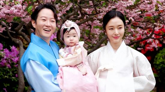 이정현, '의사 남편' 판박이 딸 돌잔치 공개…돌잡이 결과는? (편스토랑)