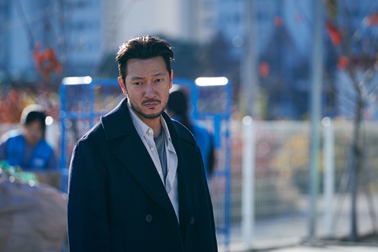 수염에 풍선껌 손석구, 섹시한 형사 연기보다 더 신경써 (살인자ㅇ난감)[종합]