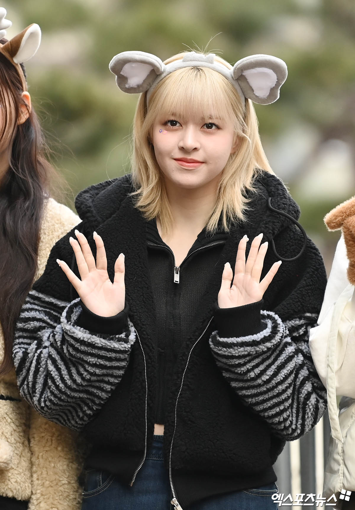 엔믹스 릴리 핑크빛 미소[엑s HD포토]