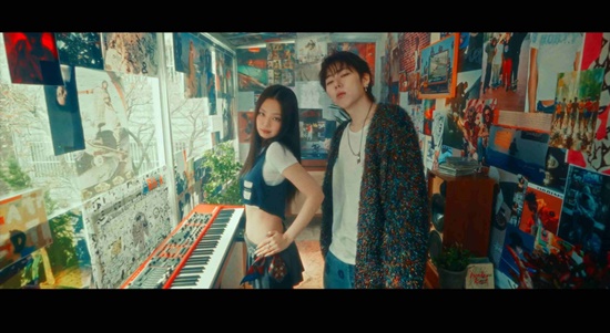 지코X제니, 눈맞춤→늦은 밤 드라이브까지…스팟 티저 공개