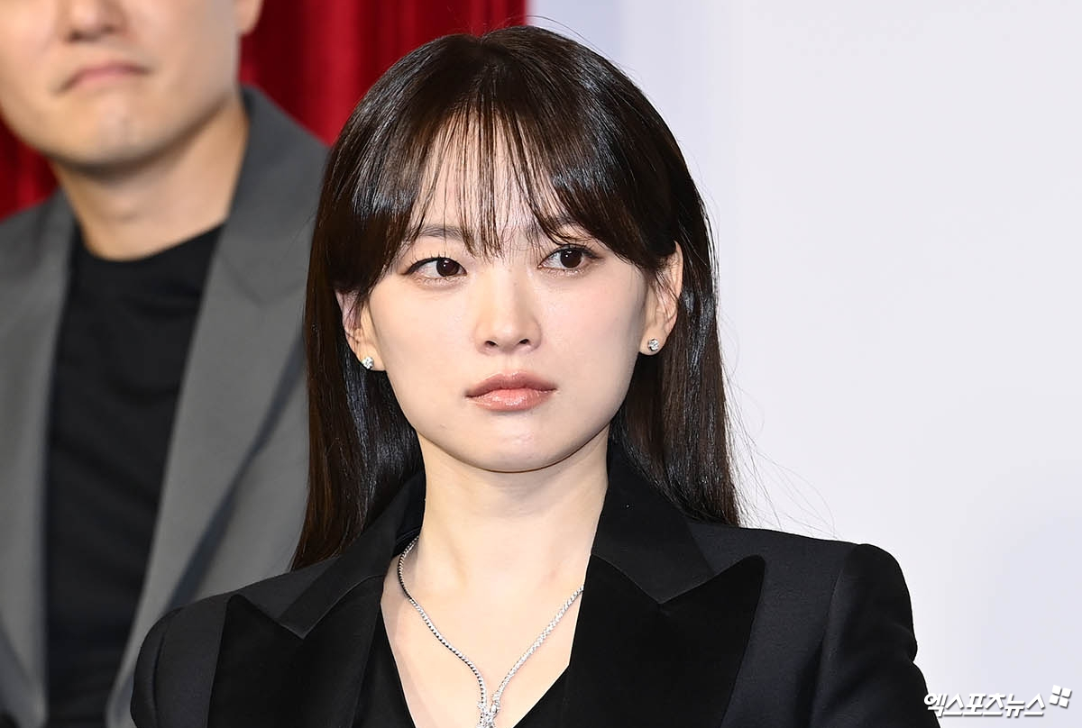 천의 얼굴 천우희, 카메라 밖에서 또 달랐다 [엑s 이슈]