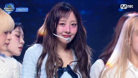 이브, 솔로 데뷔 첫주 활동 성료…올해의 소녀 탄생