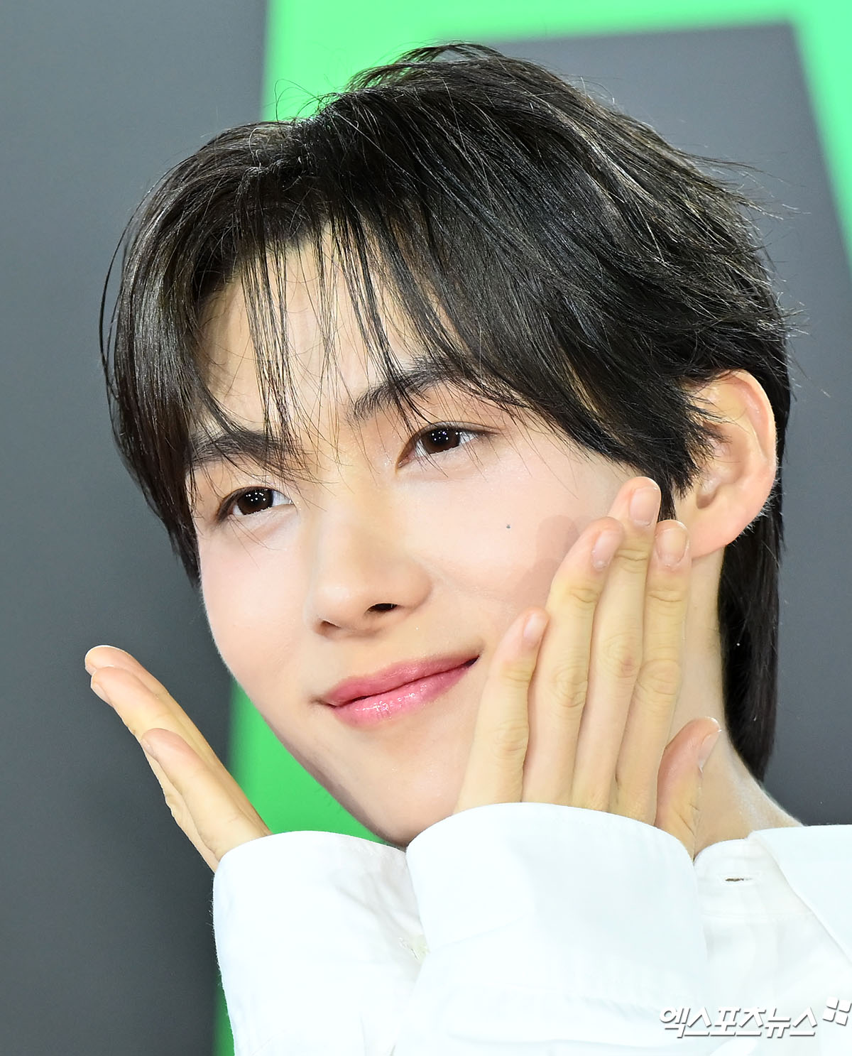 투어스 영재 꽃미소[엑s HD포토]