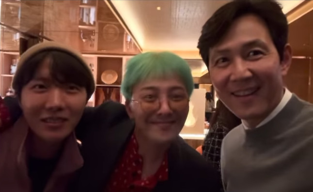        얼음~! 이정재, 글로벌 인맥…佛 마크롱 대통령 만나고 지디·제이홉·로제까지