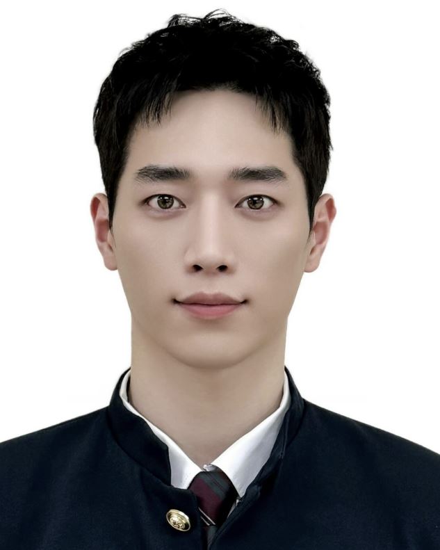 서강준, 증명사진으로 뽐낸 정석 미남 비주얼