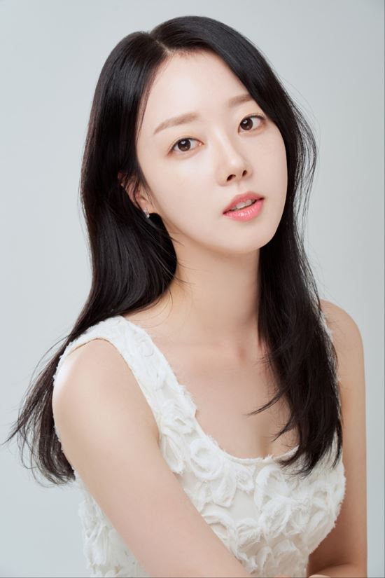 윤다영, YK미디어플러스와 전속계약…새 도약