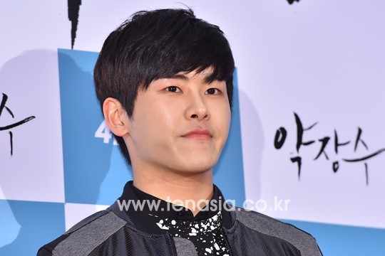 TENPHOTO, 호야, 훈훈한 비주얼 (약장수)