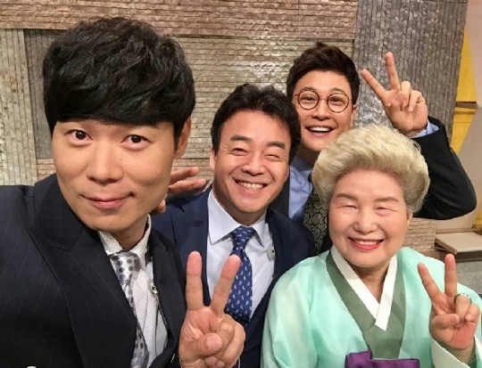 최현석, 한식대첩3 출연진과 함께한 다정한 사진 공개, 단체브이