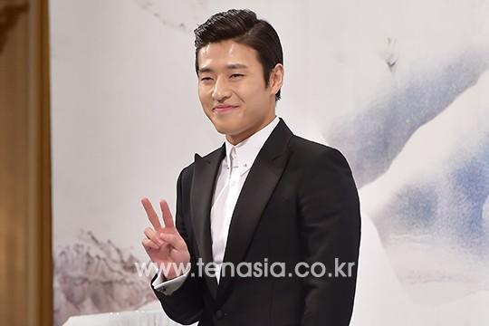 [TENPHOTO] 강하늘, 보기만 해도 미소가 지어지는 훈훈한 비주얼 (꽃보다 청춘)