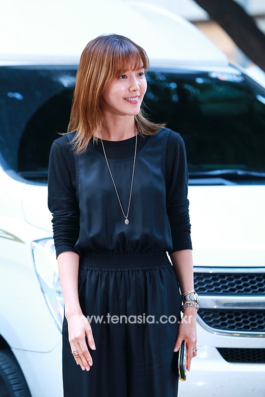 [TEN PHOTO] 채정안, 쉽게 소화하기 힘든 올블랙 점프 수트 (딴따라 종방연)