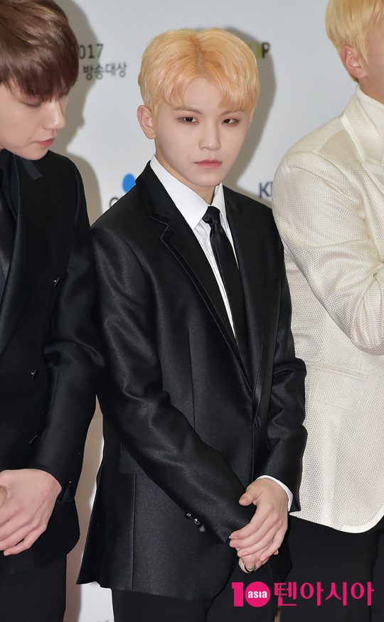 [TEN PHOTO]세븐틴 우지 순정만화에서 그대로 나온 듯한 비주얼