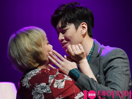 [TEN PHOTO]보이프렌드 현성-김주연 우리 오늘부터 1일 할까?