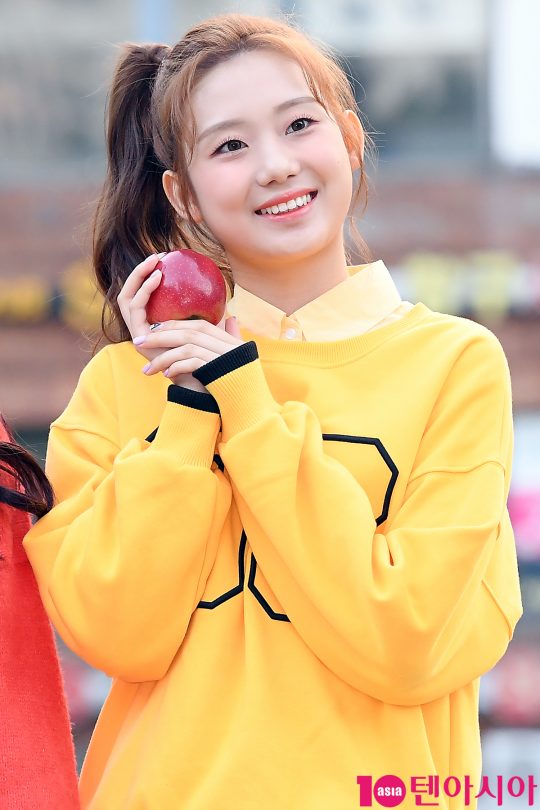 [TEN PHOTO] 애플비 현민 셔터를 부르는 깜찍함